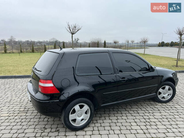 Черный Фольксваген Гольф, объемом двигателя 1.39 л и пробегом 262 тыс. км за 3800 $, фото 9 на Automoto.ua