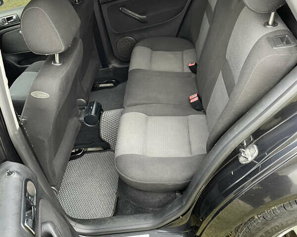 Черный Фольксваген Гольф, объемом двигателя 1.39 л и пробегом 273 тыс. км за 4299 $, фото 27 на Automoto.ua