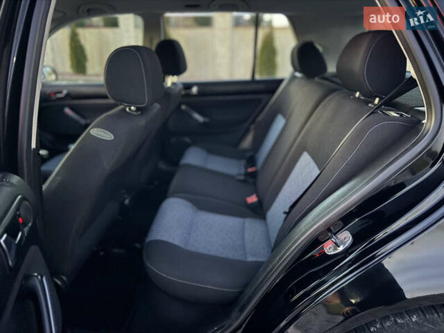 Черный Фольксваген Гольф, объемом двигателя 1.6 л и пробегом 180 тыс. км за 4650 $, фото 20 на Automoto.ua