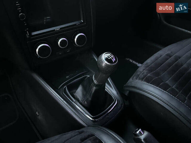 Чорний Фольксваген Гольф, об'ємом двигуна 1.6 л та пробігом 241 тис. км за 3900 $, фото 22 на Automoto.ua