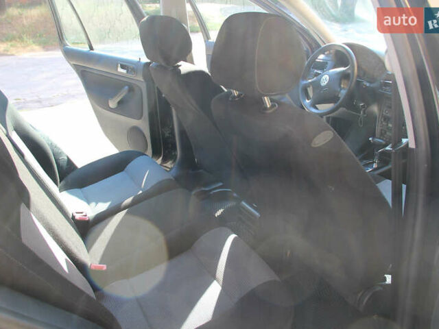 Черный Фольксваген Гольф, объемом двигателя 1.6 л и пробегом 240 тыс. км за 6000 $, фото 8 на Automoto.ua