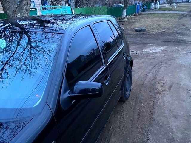 Черный Фольксваген Гольф, объемом двигателя 1.4 л и пробегом 226 тыс. км за 5399 $, фото 7 на Automoto.ua