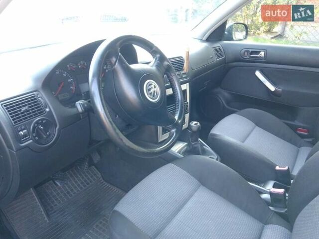 Черный Фольксваген Гольф, объемом двигателя 1.6 л и пробегом 210 тыс. км за 4300 $, фото 2 на Automoto.ua