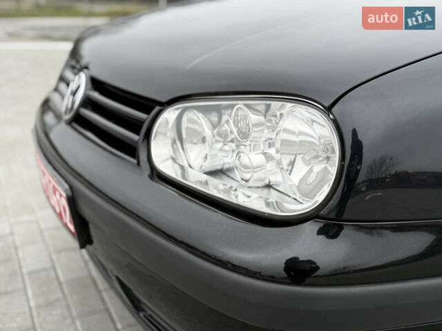 Черный Фольксваген Гольф, объемом двигателя 1.6 л и пробегом 266 тыс. км за 4650 $, фото 23 на Automoto.ua