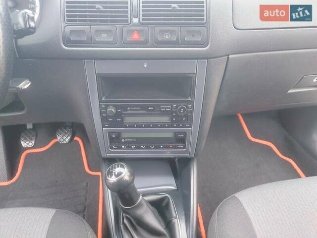 Черный Фольксваген Гольф, объемом двигателя 0 л и пробегом 272 тыс. км за 5100 $, фото 39 на Automoto.ua