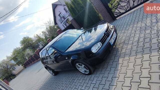 Черный Фольксваген Гольф, объемом двигателя 1.39 л и пробегом 212 тыс. км за 3800 $, фото 8 на Automoto.ua