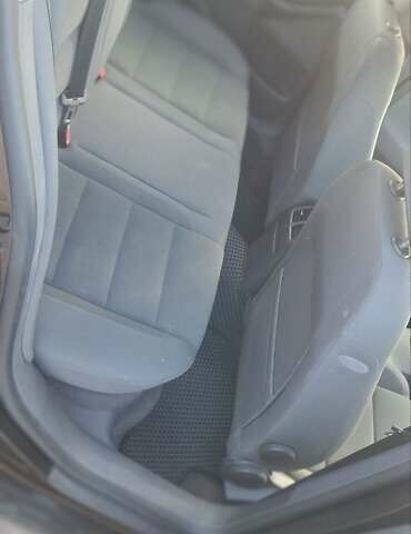 Черный Фольксваген Гольф, объемом двигателя 1.6 л и пробегом 244 тыс. км за 5000 $, фото 9 на Automoto.ua