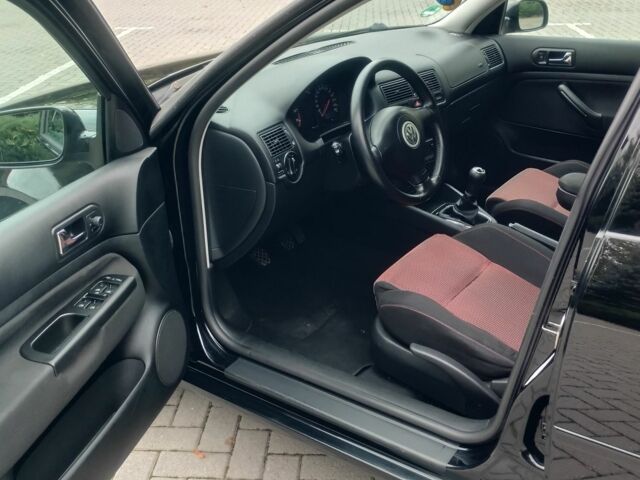 Черный Фольксваген Гольф, объемом двигателя 1.6 л и пробегом 213 тыс. км за 5300 $, фото 11 на Automoto.ua