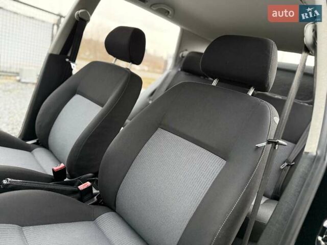 Черный Фольксваген Гольф, объемом двигателя 0 л и пробегом 187 тыс. км за 4790 $, фото 57 на Automoto.ua