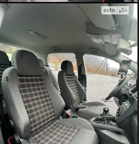 Фольксваген Гольф 2003 в Межгорье на Automoto.ua Черный Фольксваген Гольф, объемом двигателя 1.4 л и пробегом 192 тыс. км за 5700 $, фото 2 на Automoto.ua