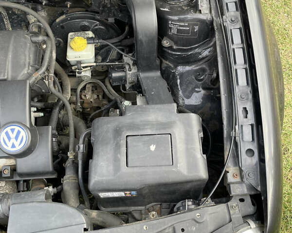 Черный Фольксваген Гольф, объемом двигателя 1.39 л и пробегом 273 тыс. км за 4299 $, фото 38 на Automoto.ua