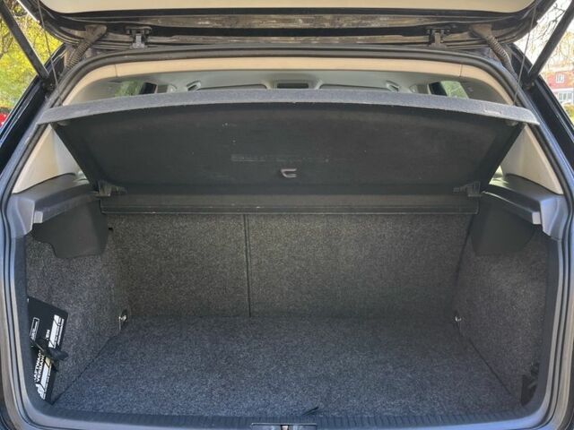 Черный Фольксваген Гольф, объемом двигателя 1.4 л и пробегом 248 тыс. км за 5400 $, фото 10 на Automoto.ua