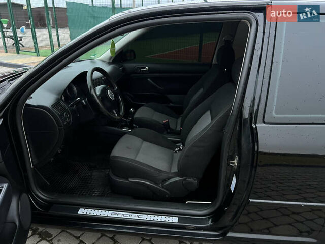 Черный Фольксваген Гольф, объемом двигателя 1.39 л и пробегом 262 тыс. км за 3800 $, фото 27 на Automoto.ua
