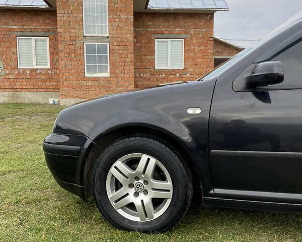 Черный Фольксваген Гольф, объемом двигателя 1.39 л и пробегом 273 тыс. км за 4299 $, фото 21 на Automoto.ua