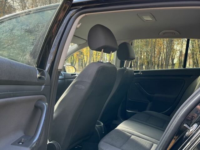 Черный Фольксваген Гольф, объемом двигателя 1.4 л и пробегом 248 тыс. км за 5400 $, фото 9 на Automoto.ua