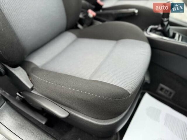 Черный Фольксваген Гольф, объемом двигателя 0 л и пробегом 187 тыс. км за 4790 $, фото 76 на Automoto.ua