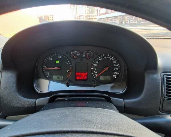 Черный Фольксваген Гольф, объемом двигателя 1.9 л и пробегом 390 тыс. км за 4500 $, фото 4 на Automoto.ua