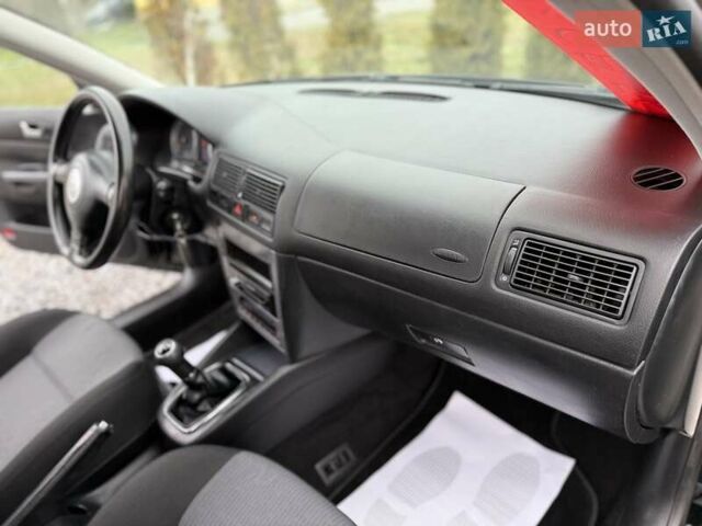 Черный Фольксваген Гольф, объемом двигателя 0 л и пробегом 187 тыс. км за 4790 $, фото 68 на Automoto.ua