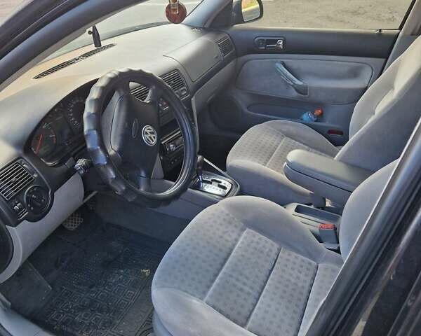 Черный Фольксваген Гольф, объемом двигателя 1.9 л и пробегом 390 тыс. км за 4500 $, фото 5 на Automoto.ua