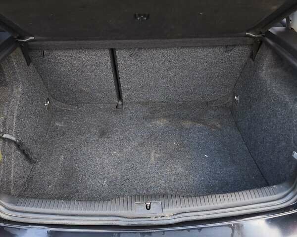 Фольксваген Гольф 2003 у Рівному на Automoto.ua Чорний Фольксваген Гольф, об'ємом двигуна 1.39 л та пробігом 341 тис. км за 4000 $, фото 10 на Automoto.ua