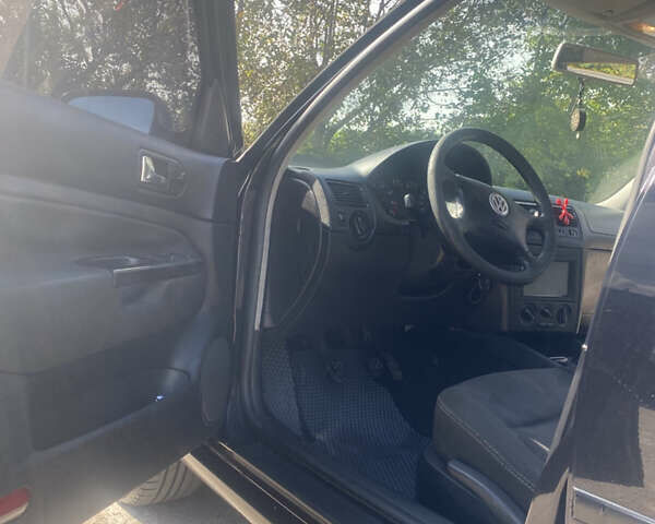 Черный Фольксваген Гольф, объемом двигателя 1.39 л и пробегом 245 тыс. км за 4700 $, фото 4 на Automoto.ua