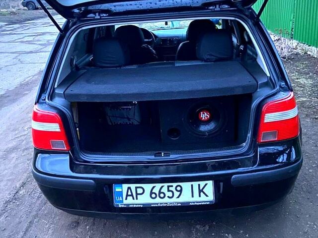 Черный Фольксваген Гольф, объемом двигателя 1.4 л и пробегом 226 тыс. км за 5399 $, фото 13 на Automoto.ua