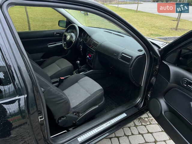 Черный Фольксваген Гольф, объемом двигателя 1.39 л и пробегом 262 тыс. км за 3800 $, фото 28 на Automoto.ua