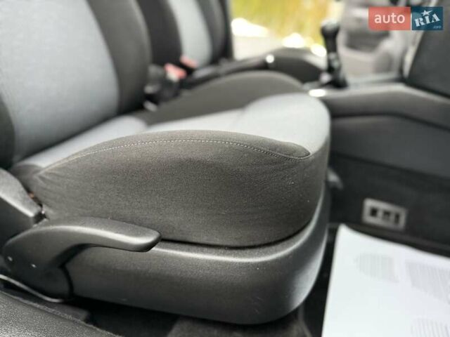 Черный Фольксваген Гольф, объемом двигателя 0 л и пробегом 187 тыс. км за 4790 $, фото 77 на Automoto.ua