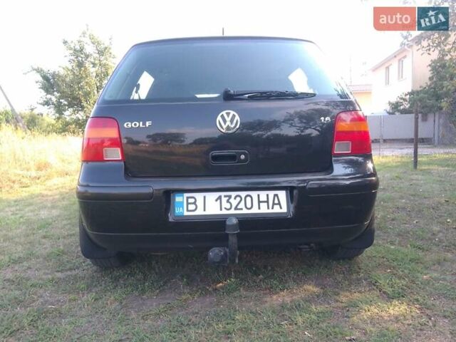 Черный Фольксваген Гольф, объемом двигателя 1.6 л и пробегом 210 тыс. км за 4300 $, фото 3 на Automoto.ua