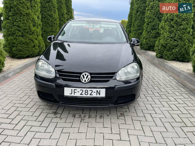 Черный Фольксваген Гольф, объемом двигателя 1.6 л и пробегом 237 тыс. км за 5150 $, фото 2 на Automoto.ua