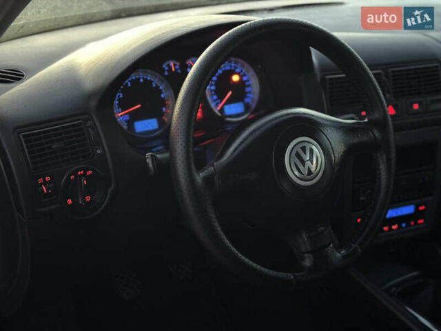 Черный Фольксваген Гольф, объемом двигателя 1.6 л и пробегом 180 тыс. км за 4650 $, фото 17 на Automoto.ua