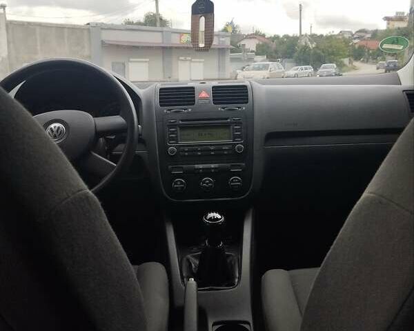 Черный Фольксваген Гольф, объемом двигателя 1.39 л и пробегом 243 тыс. км за 4700 $, фото 10 на Automoto.ua