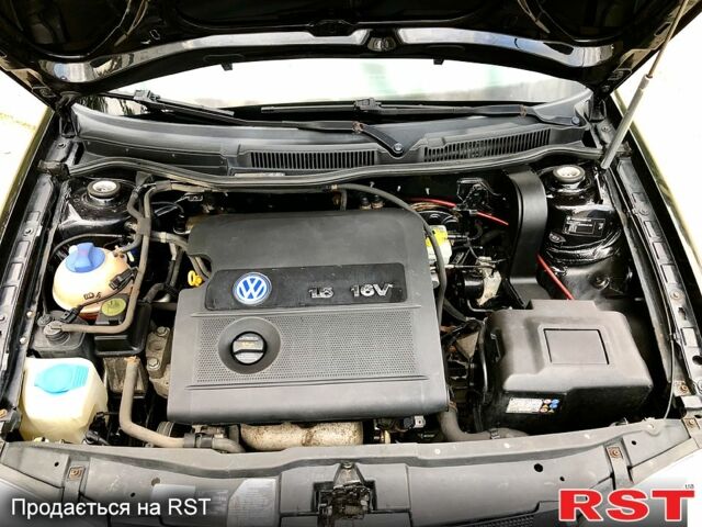 Черный Фольксваген Гольф, объемом двигателя 1.6 л и пробегом 268 тыс. км за 4700 $, фото 8 на Automoto.ua