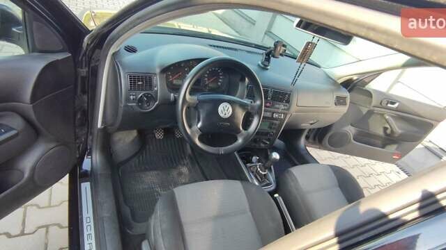 Черный Фольксваген Гольф, объемом двигателя 1.39 л и пробегом 212 тыс. км за 3800 $, фото 15 на Automoto.ua