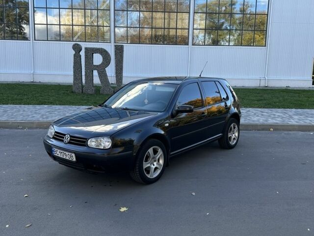 Черный Фольксваген Гольф, объемом двигателя 1.6 л и пробегом 324 тыс. км за 3900 $, фото 2 на Automoto.ua