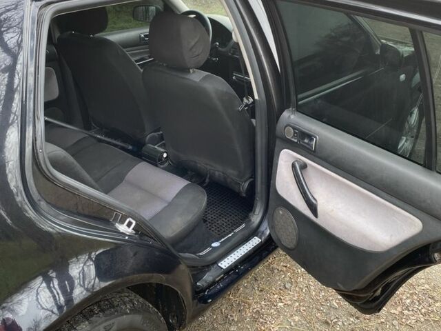 Черный Фольксваген Гольф, объемом двигателя 1.4 л и пробегом 230 тыс. км за 4000 $, фото 7 на Automoto.ua