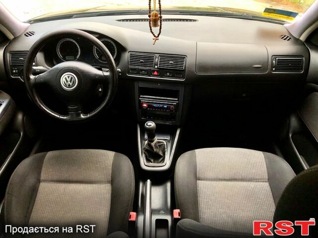 Черный Фольксваген Гольф, объемом двигателя 1.6 л и пробегом 268 тыс. км за 4700 $, фото 7 на Automoto.ua