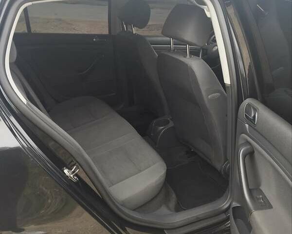 Черный Фольксваген Гольф, объемом двигателя 1.39 л и пробегом 243 тыс. км за 4700 $, фото 13 на Automoto.ua