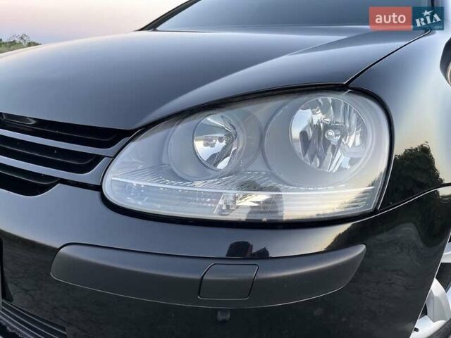 Черный Фольксваген Гольф, объемом двигателя 1.6 л и пробегом 205 тыс. км за 5400 $, фото 9 на Automoto.ua