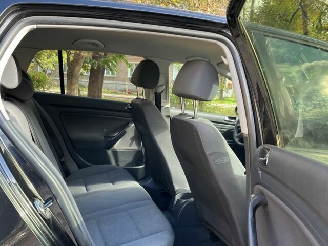 Черный Фольксваген Гольф, объемом двигателя 1.4 л и пробегом 248 тыс. км за 5400 $, фото 11 на Automoto.ua