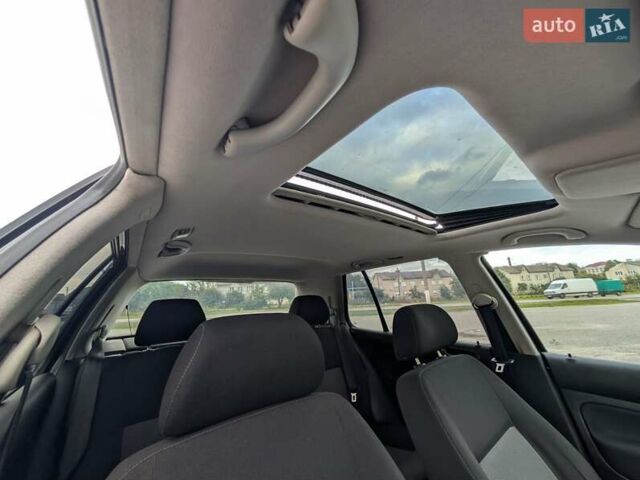 Черный Фольксваген Гольф, объемом двигателя 1.6 л и пробегом 221 тыс. км за 4600 $, фото 15 на Automoto.ua