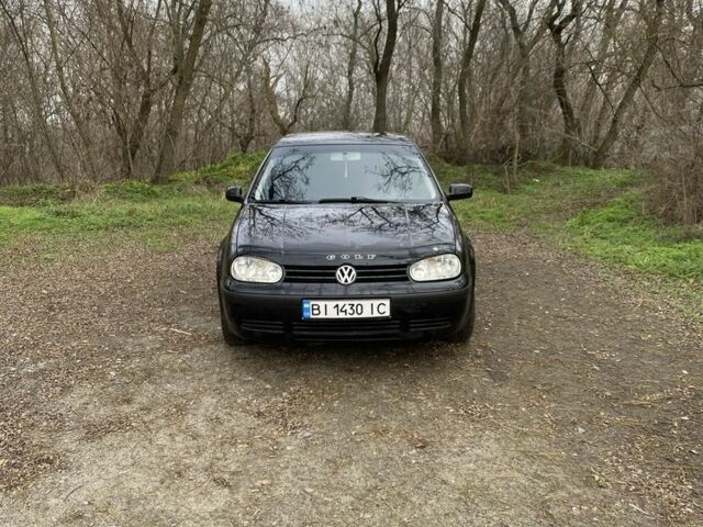 Черный Фольксваген Гольф, объемом двигателя 1.4 л и пробегом 230 тыс. км за 4000 $, фото 2 на Automoto.ua