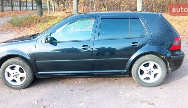 Черный Фольксваген Гольф, объемом двигателя 1.4 л и пробегом 315 тыс. км за 4800 $, фото 8 на Automoto.ua