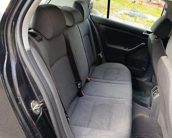 Черный Фольксваген Гольф, объемом двигателя 1.39 л и пробегом 257 тыс. км за 4500 $, фото 8 на Automoto.ua