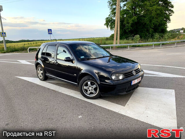 Черный Фольксваген Гольф, объемом двигателя 1.6 л и пробегом 270 тыс. км за 3900 $, фото 13 на Automoto.ua