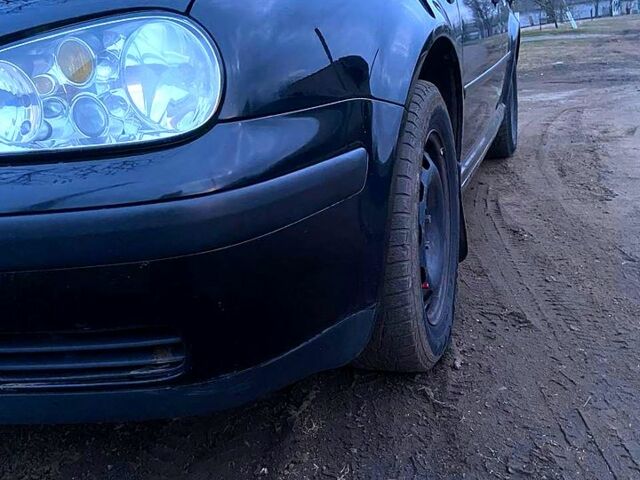 Черный Фольксваген Гольф, объемом двигателя 1.4 л и пробегом 226 тыс. км за 5399 $, фото 9 на Automoto.ua