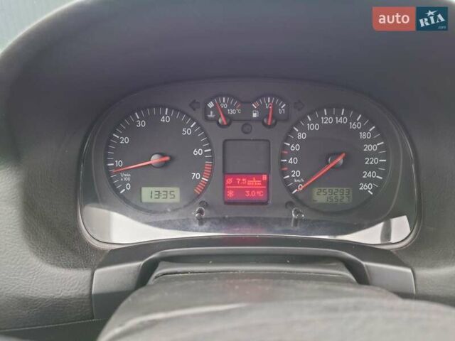 Черный Фольксваген Гольф, объемом двигателя 1.6 л и пробегом 259 тыс. км за 4700 $, фото 2 на Automoto.ua