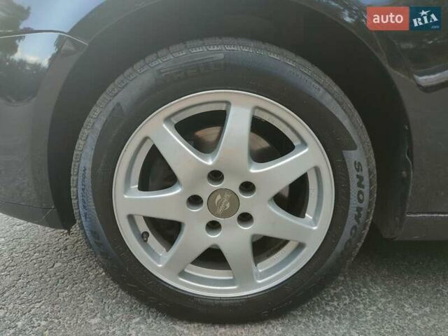 Черный Фольксваген Гольф, объемом двигателя 1.4 л и пробегом 277 тыс. км за 4800 $, фото 15 на Automoto.ua