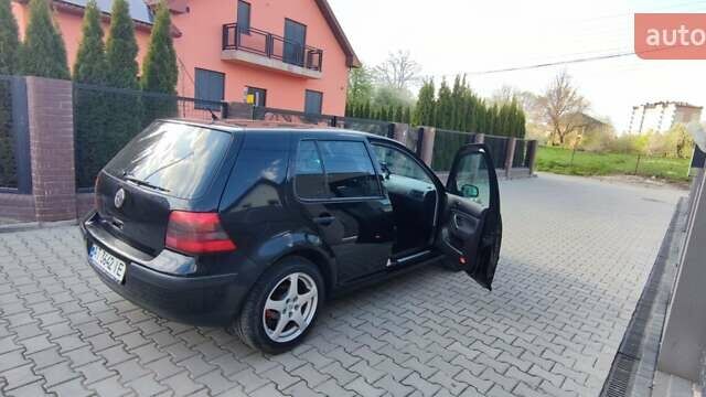 Черный Фольксваген Гольф, объемом двигателя 1.39 л и пробегом 212 тыс. км за 3800 $, фото 10 на Automoto.ua