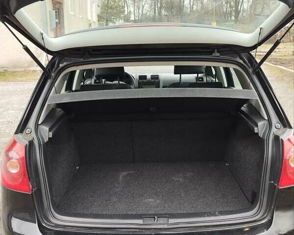 Черный Фольксваген Гольф, объемом двигателя 1.39 л и пробегом 243 тыс. км за 4700 $, фото 18 на Automoto.ua